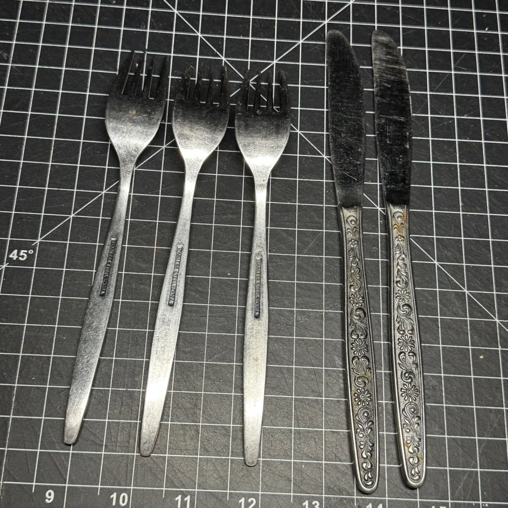 Vintage Stainless Steel Korea Floral Flatware Set 3 Forks 2 Knives Daisy Pattern